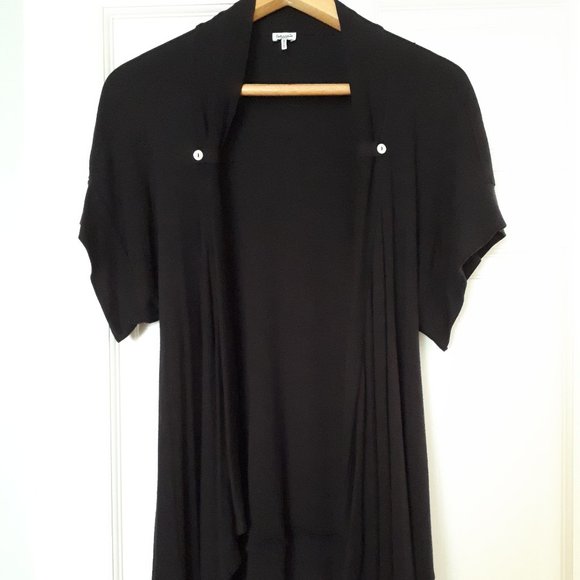 Short Sleeve Cardi with beautiful draping - Sz M Cute pearlized button detailing - Picture 1 of 5